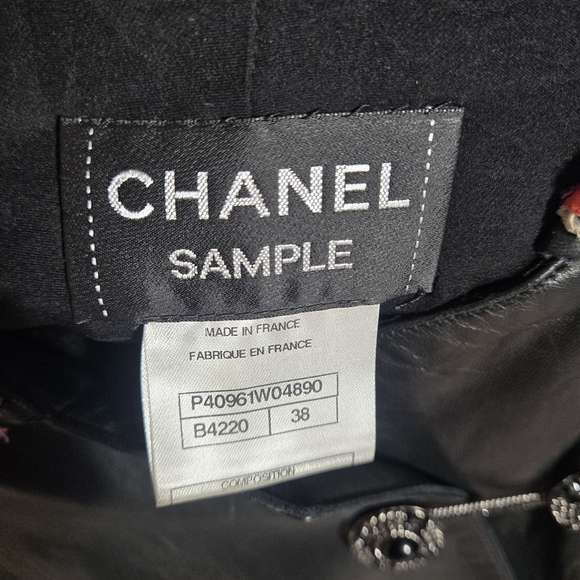 Chanel Sample Lambskin & Silk Runway Jacket – Multicolour Trim FR38 - Picture 5 of 13
